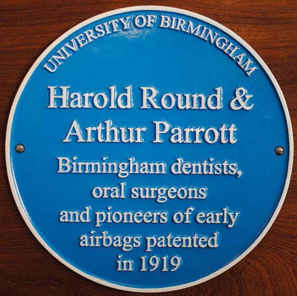 File:Round & Parrott blue plaque unveiling - Andy Mabbett - 2019-03-18 - 05.jpg