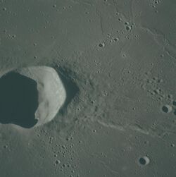 Herigonius crater AS16-119-19156.jpg