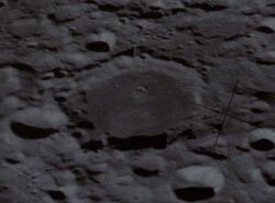 Kohlschütter crater AS13-62-8915.jpg