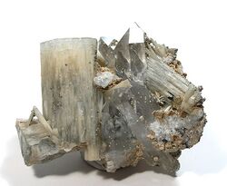 Fluorapatite-Quartz-Topaz-gha5a.jpg