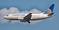 N18611 B737-524.jpg