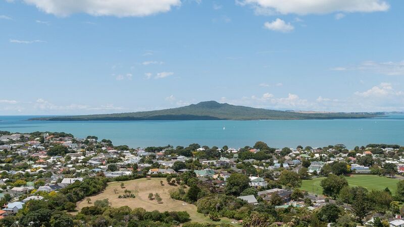 File:Rangitoto Island as seen from Mount Victoria Reserve in Devonport, North Shore City 20100128 1.jpg