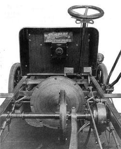 1906 Lambert touring car friction drive.png