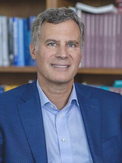 20170817 AlanKrueger FacultyPortrait CF 0011 (cropped).jpg