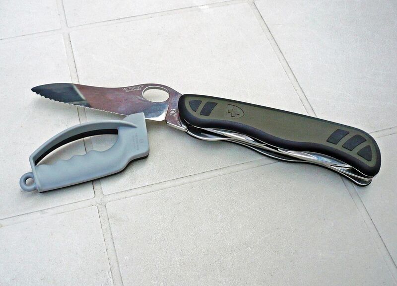 File:Victorinox knifesharpener 7.8714 - 1.jpg