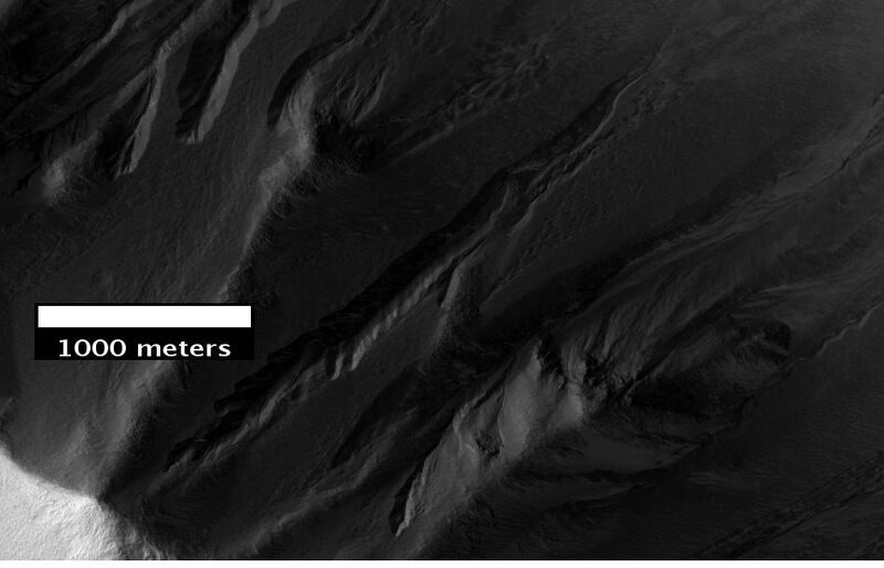 File:Gullies in Ross Crater.JPG