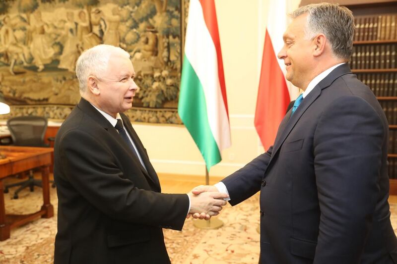 File:Jarosław Kaczyński i Viktor Orbán w Sejmie.jpg