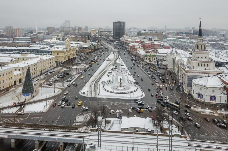 File:Komsomolskaya square as seen from Leningradskaya hotel in winter (2014) -Вид на Комсомольскую площадь из гостиницы Ленинградская - panoramio.jpg