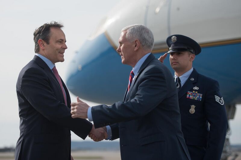 File:Vice president arrives at Kentucky Air Guard Base 02.jpg
