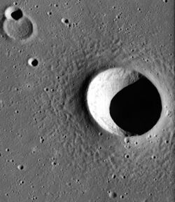 Wollaston crater AS15-P-0331.jpg