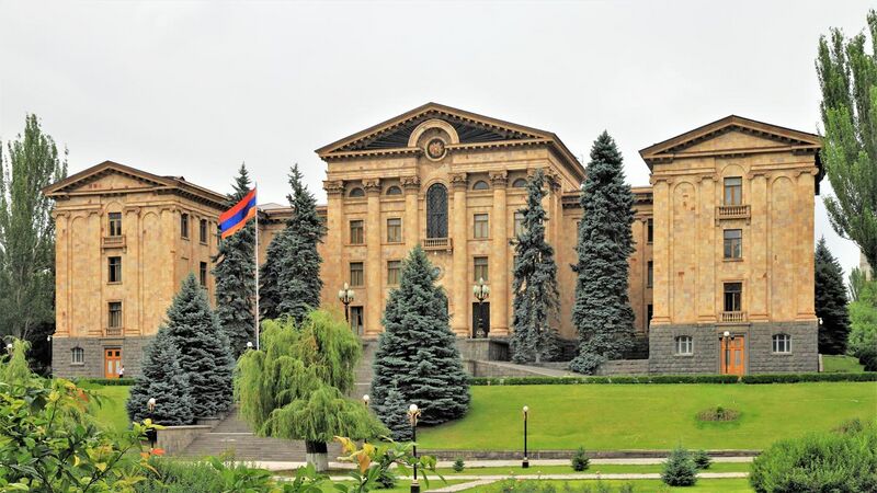 File:2014 Erywań, Budynek Zgromadzenia Narodowego Republiki Armenii.jpg