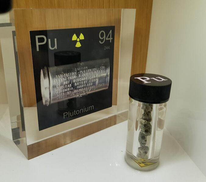 File:2019-11-22 Radioactive Plutonium sample at Questacon museum, Canberra, Australia.jpg