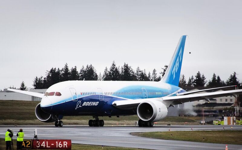 File:Boeing 787 first flight taxi turn.jpg