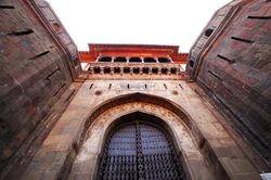 Shaniwarwada gate.JPG