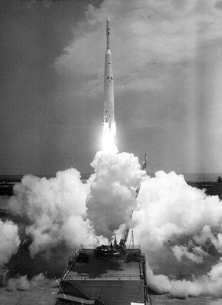 File:Thor Delta with Ariel 1 (Apr. 26, 1962).jpg