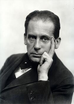 WalterGropius-1919.jpg