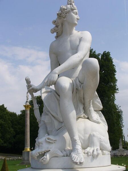 File:7003.Apollo mit dem getöteten Python(1752)-François Gaspard Adam-Große Fontäne-Sanssouci Steffen Heilfort.JPG