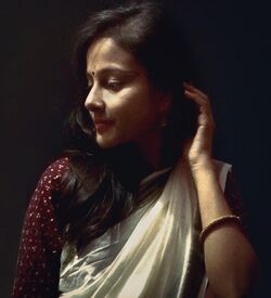 Indian girl in traditional attire.jpg