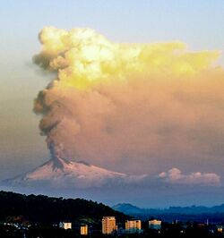 Llaima eruption1.jpg