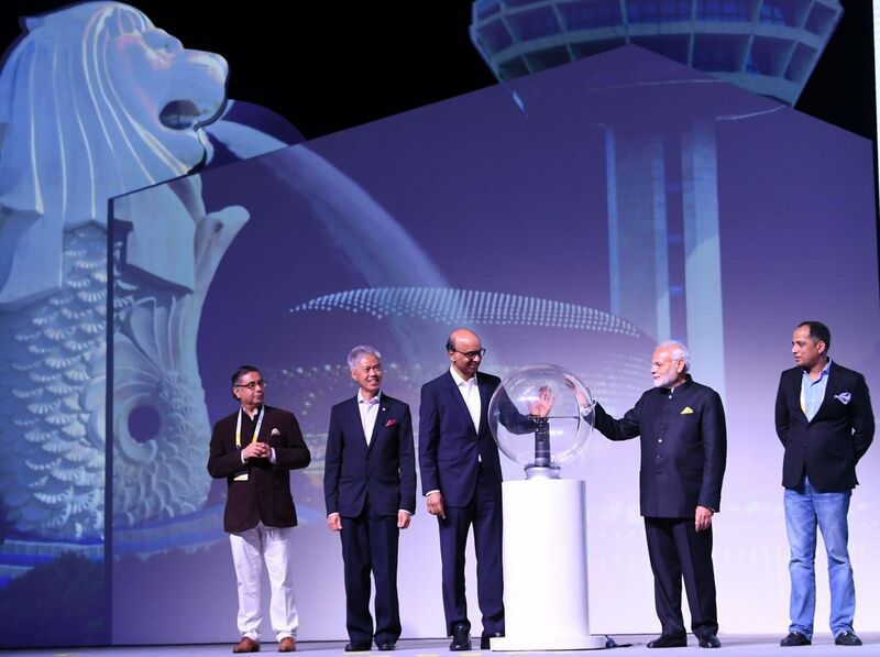 File:Narendra Modi launching the APIX (Application Programming Interface Exchange) a global Fintech Platform with the Deputy Prime Minister of Singapore, Mr. T. Shanmugaratnam, at the Singapore Fintech Festival, in Singapore.JPG
