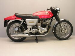 Norton Commando 750 Fastback 1969.jpg