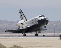 STS-117 landing.jpg
