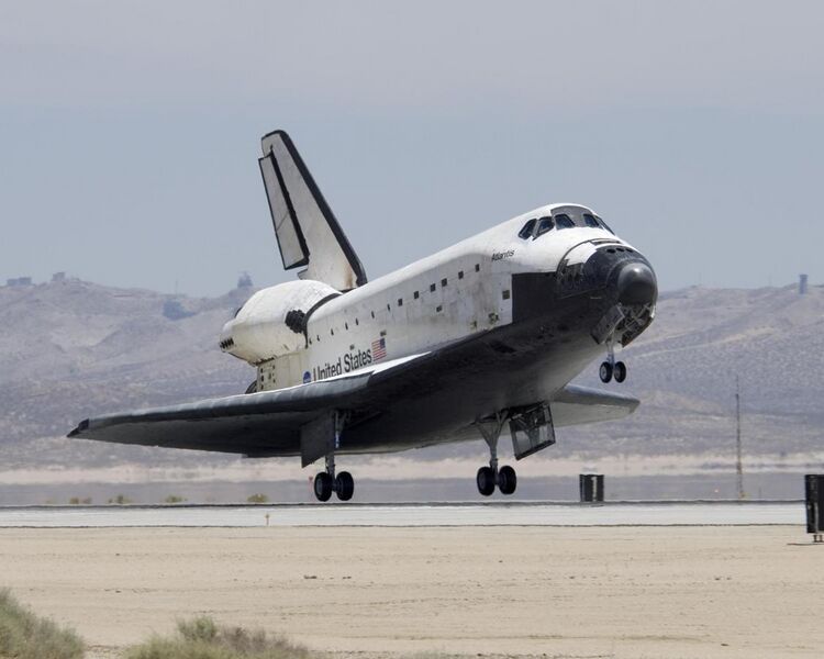 File:STS-117 landing.jpg