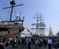 Sail amsterdam 05 crowds.jpg