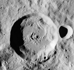 Tiselius crater AS16-M-0017.jpg