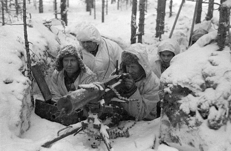 File:A Finnish Maxim M-32 machine gun nest during the Winter War.jpg