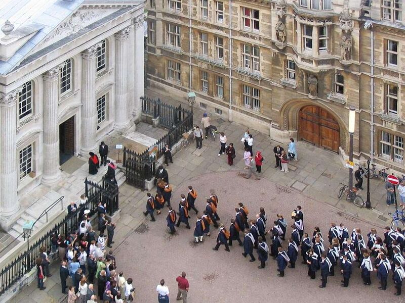 File:Cambridge University graduation enter Senate House.jpg