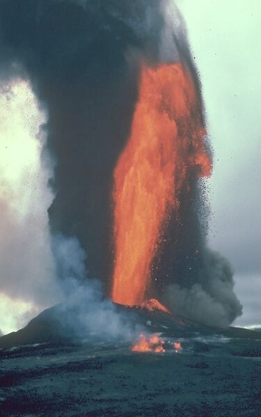 File:Lava fountain at Kilauea.jpg