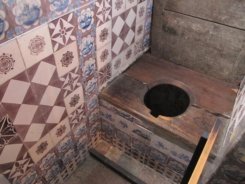 File:Toilet in Rosenborg Castle Copenhagen.jpg