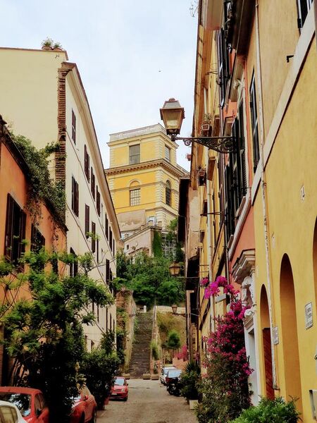 File:Trastevere streets, Rome, Italy.jpg
