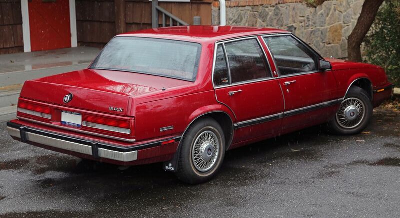 File:1990-91 Buick LeSabre Custom, rear right.jpg