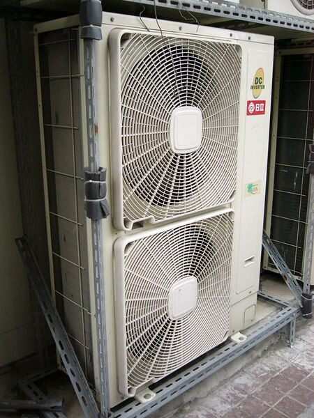 File:2008 Hitachi aircon outdoor unit RAM-5DNS.jpg