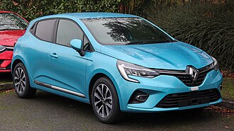 2019 Renault Clio Iconic Front.jpg