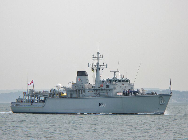 File:HMS Ledbury (M30) - Portsmouth 2007 - BB.jpg