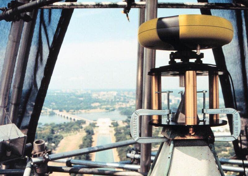 File:Javad Positioning System antenna atop the Washington Monument.jpg