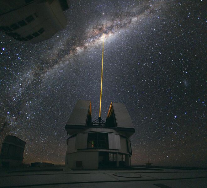 File:Laser Towards Milky Ways Centre.jpg