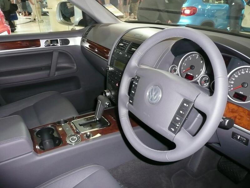 File:2007-2008 Volkswagen Touareg V6 TDI 03.jpg