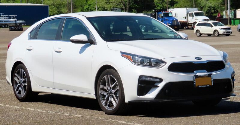File:2019 Kia Forte EX, front 5.19.20 (cropped).jpg