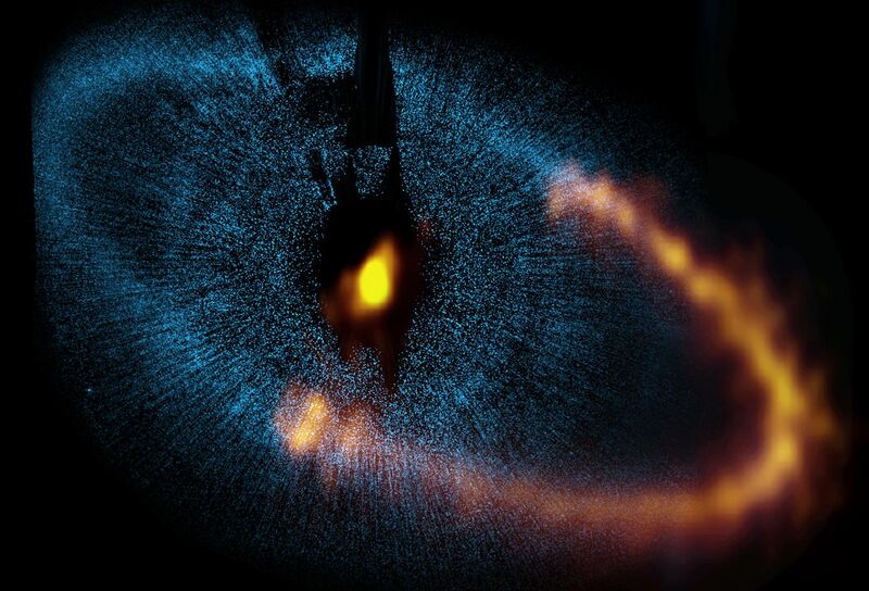 File:ALMA observes a ring around the bright star Fomalhaut.jpg