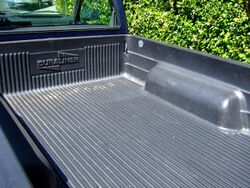 Bedliner (1010585705).jpg