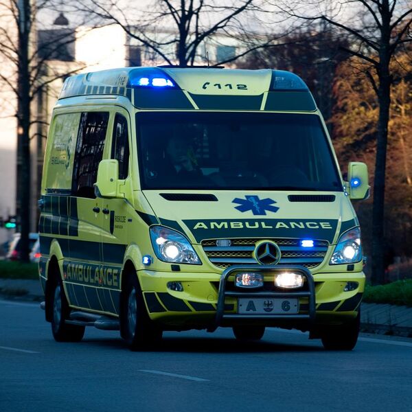 File:DNK ambulance A6.jpg
