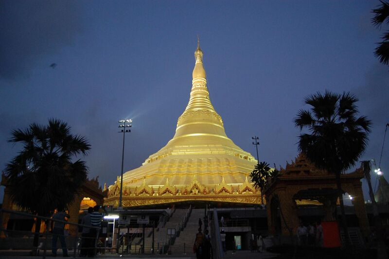 File:Pagoda at Mumbai.jpg