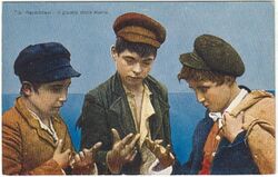 Tipi Napoletani - Il Giuoco della Morra (Boys playing "Morra") - Old postcard.jpg