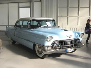 Cadillac Fleetwood 1954.JPG