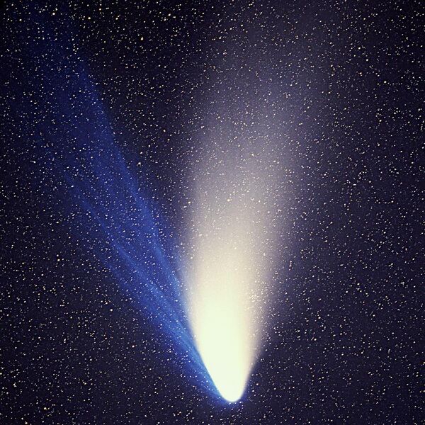 File:Comet Hale-Bopp 1995O1.jpg