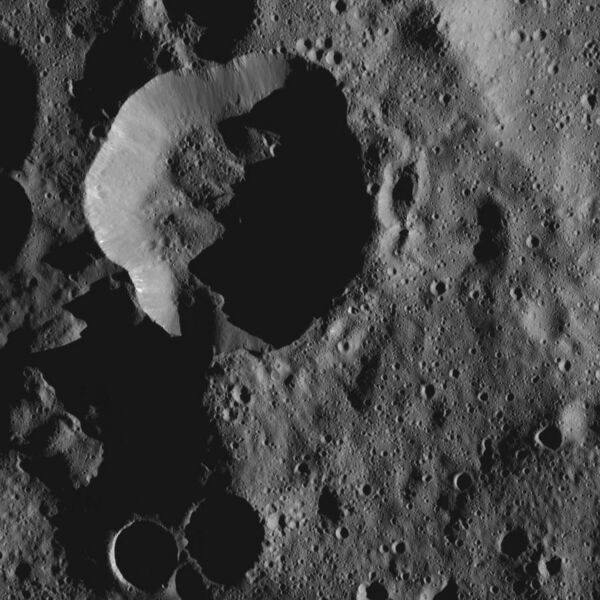 File:PIA20563-Ceres-DwarfPlanet-Dawn-4thMapOrbit-LAMO-image68-20160212.jpg